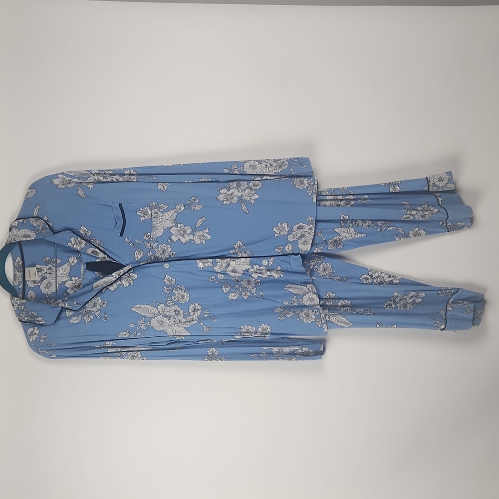 Soma Blue and White Floral Pajama Set XL